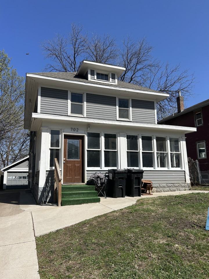 702 South Duluth Avenue #2