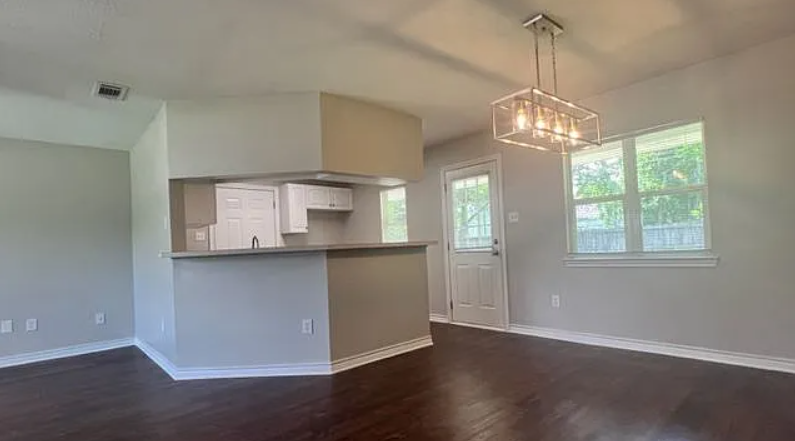 112 Highland Dr #11 - Photo 4 of 10