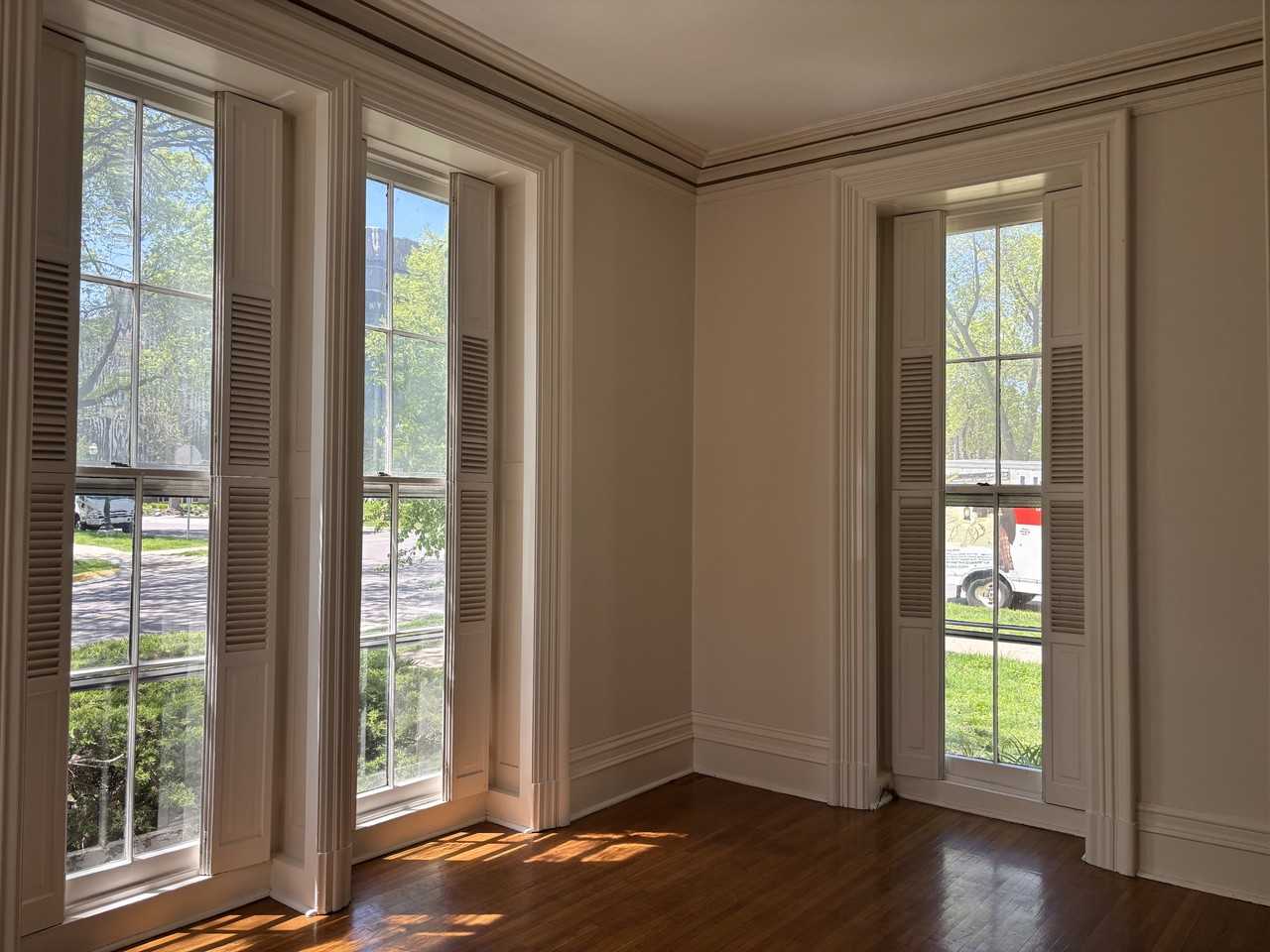 423 N Pinckney St #1 - Photo 2 of 21