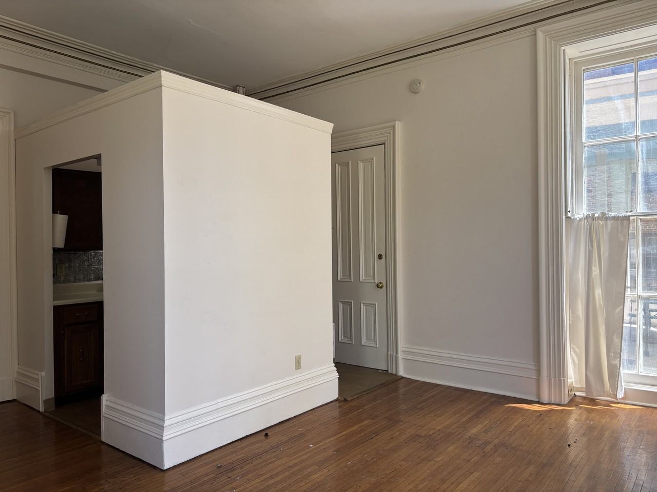 423 N Pinckney St #1 - Photo 5 of 21