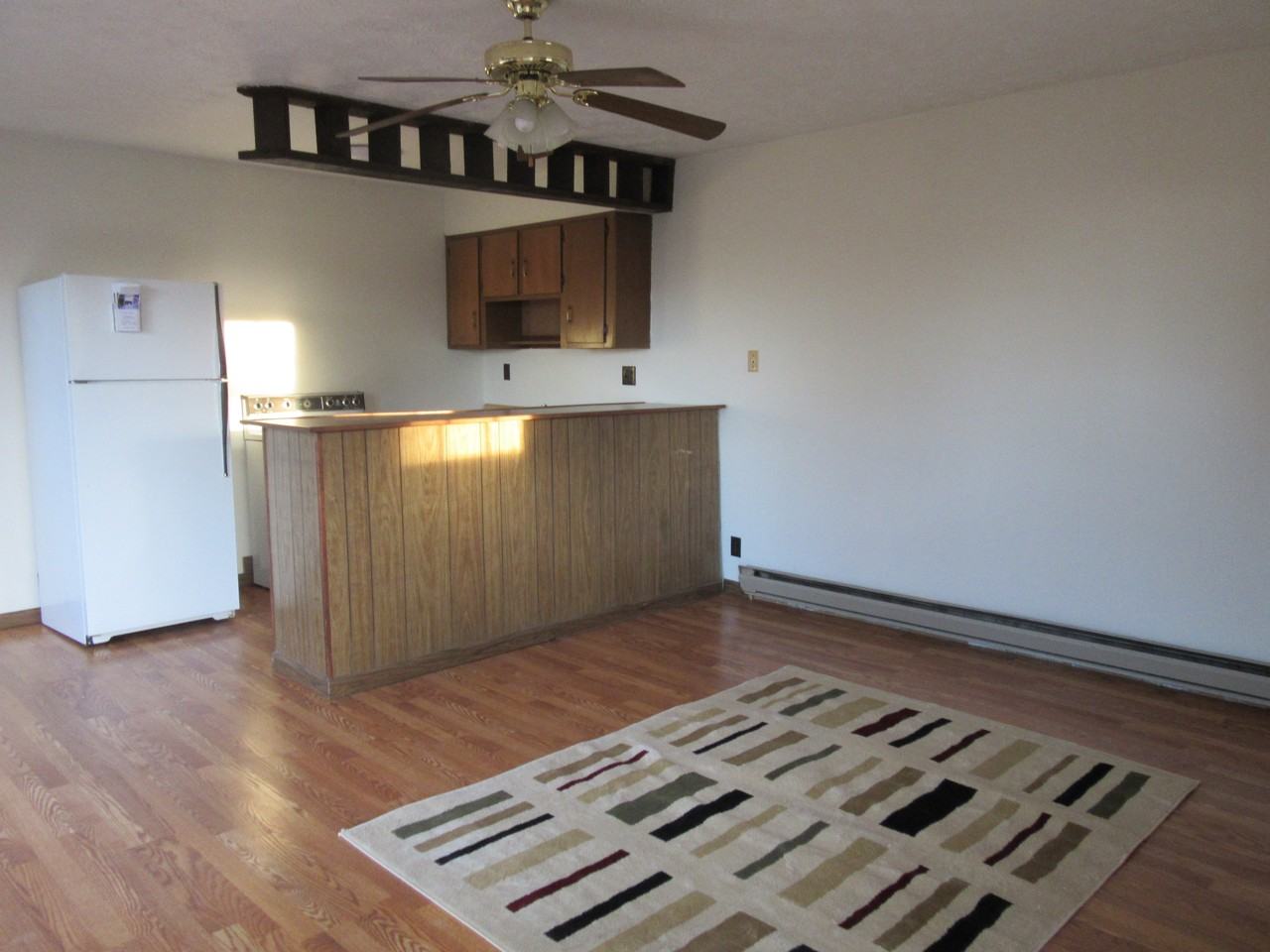 4 Circle Dr #1 - Photo 3 of 12