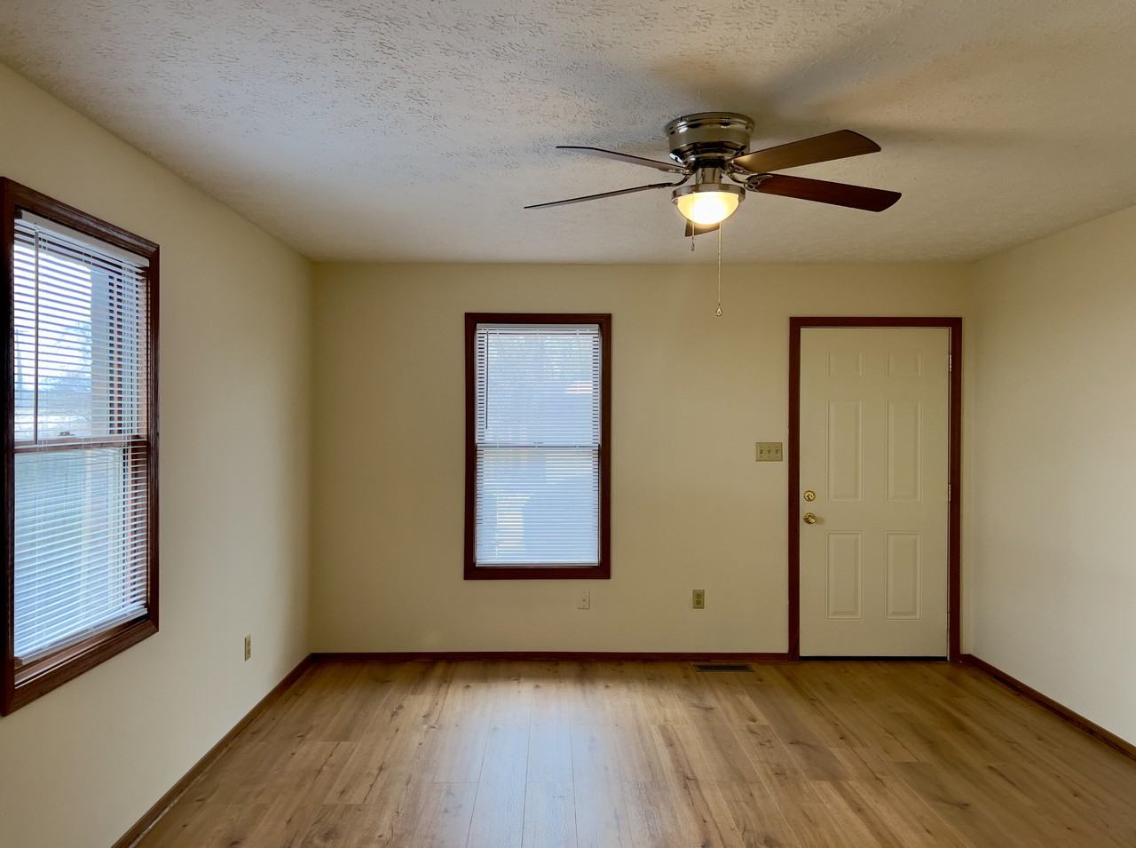 1630 Thompson Dr #B - Photo 2 of 18