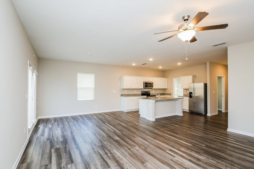 921 Feldman Chase - Photo 4 of 17