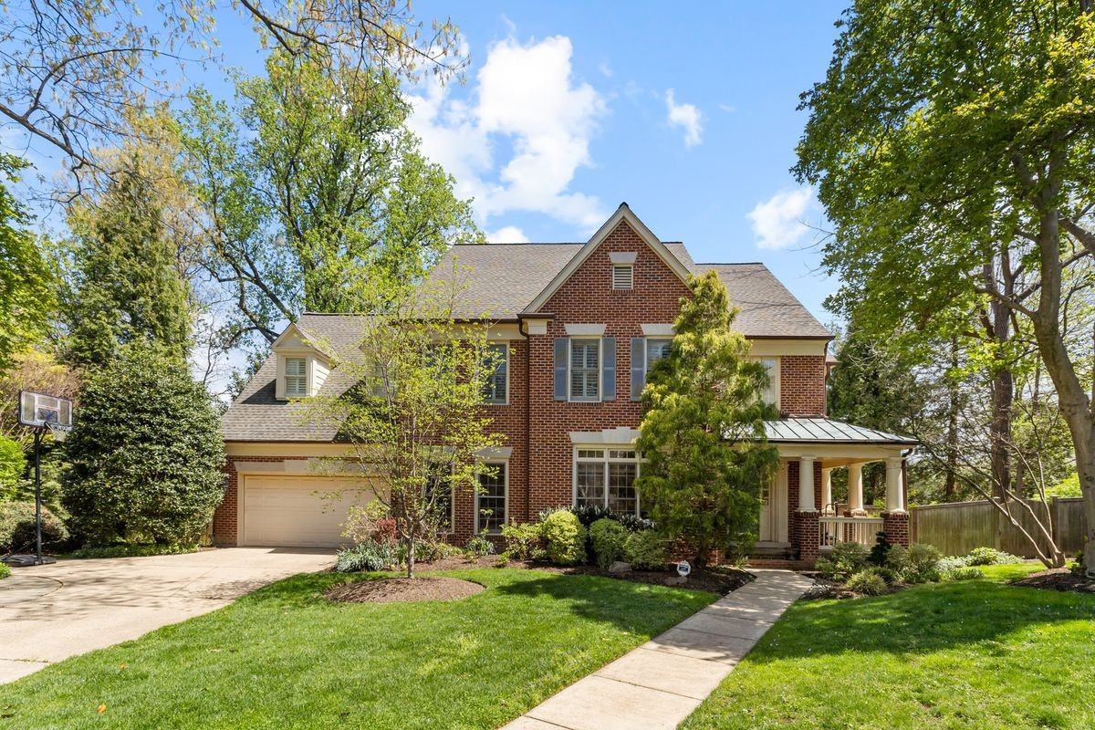 2728 Mckinley St Nw - Photo 2 of 45