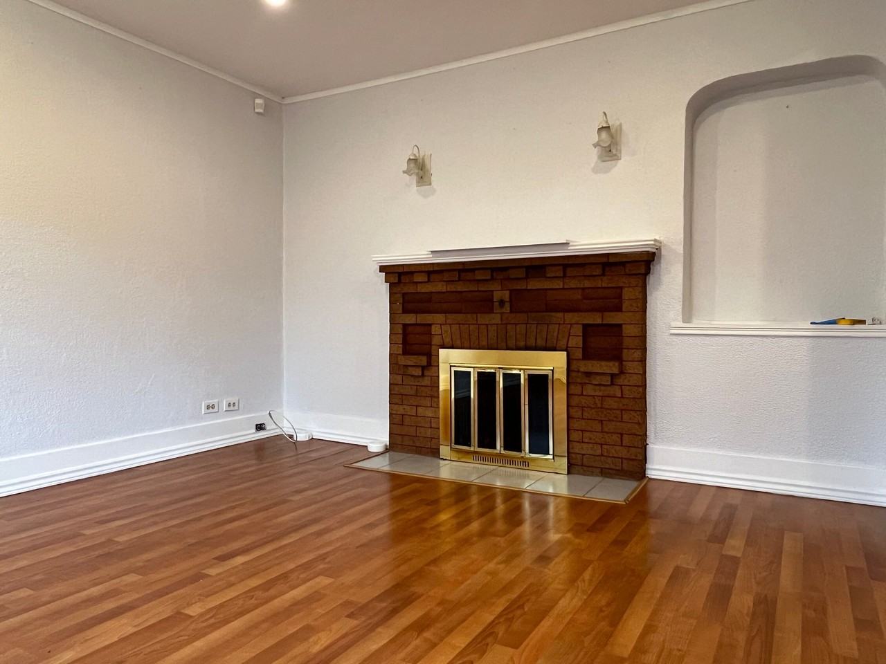 227 East Columbia Street - Photo 3 of 19