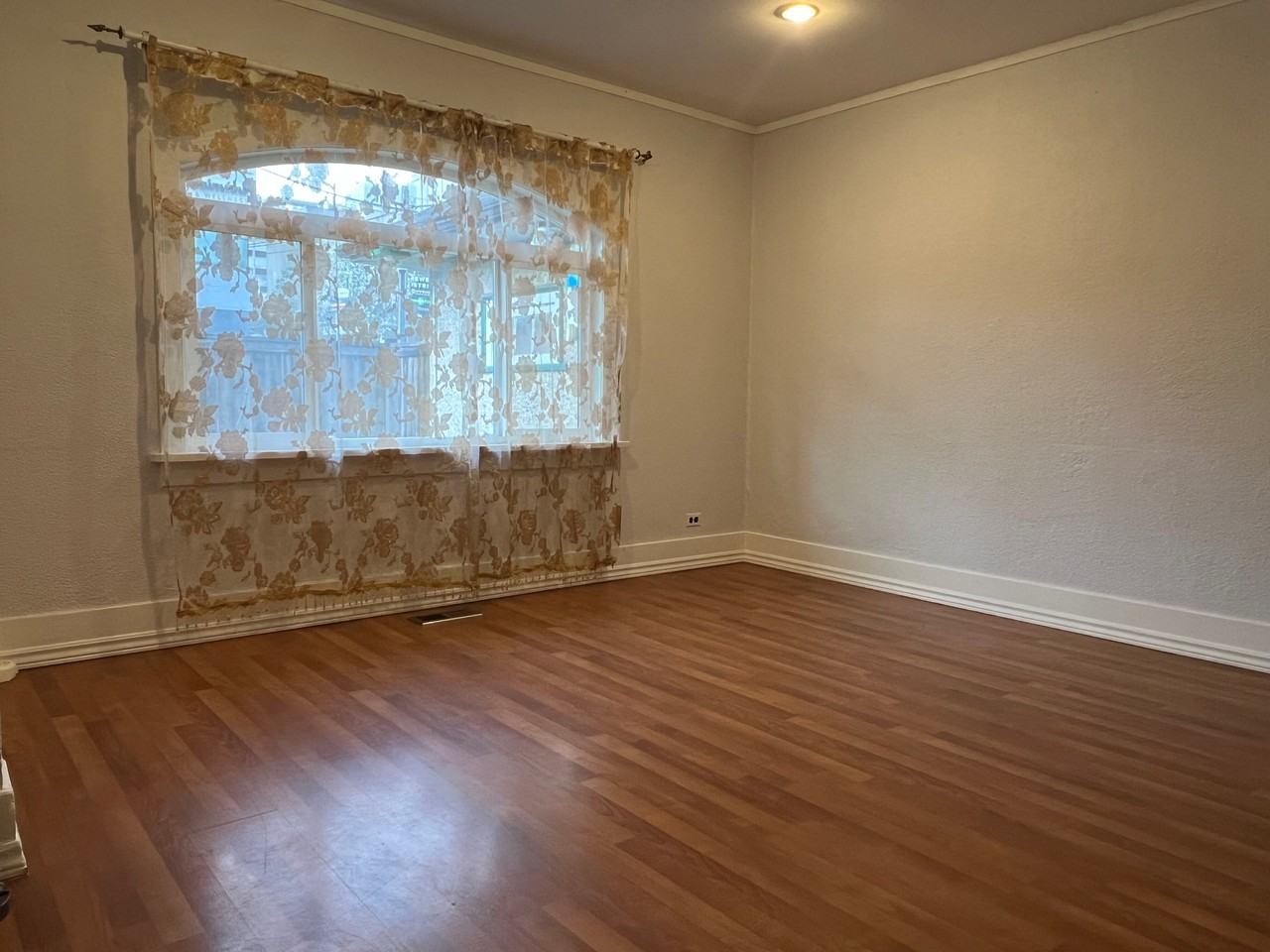 227 East Columbia Street - Photo 2 of 19