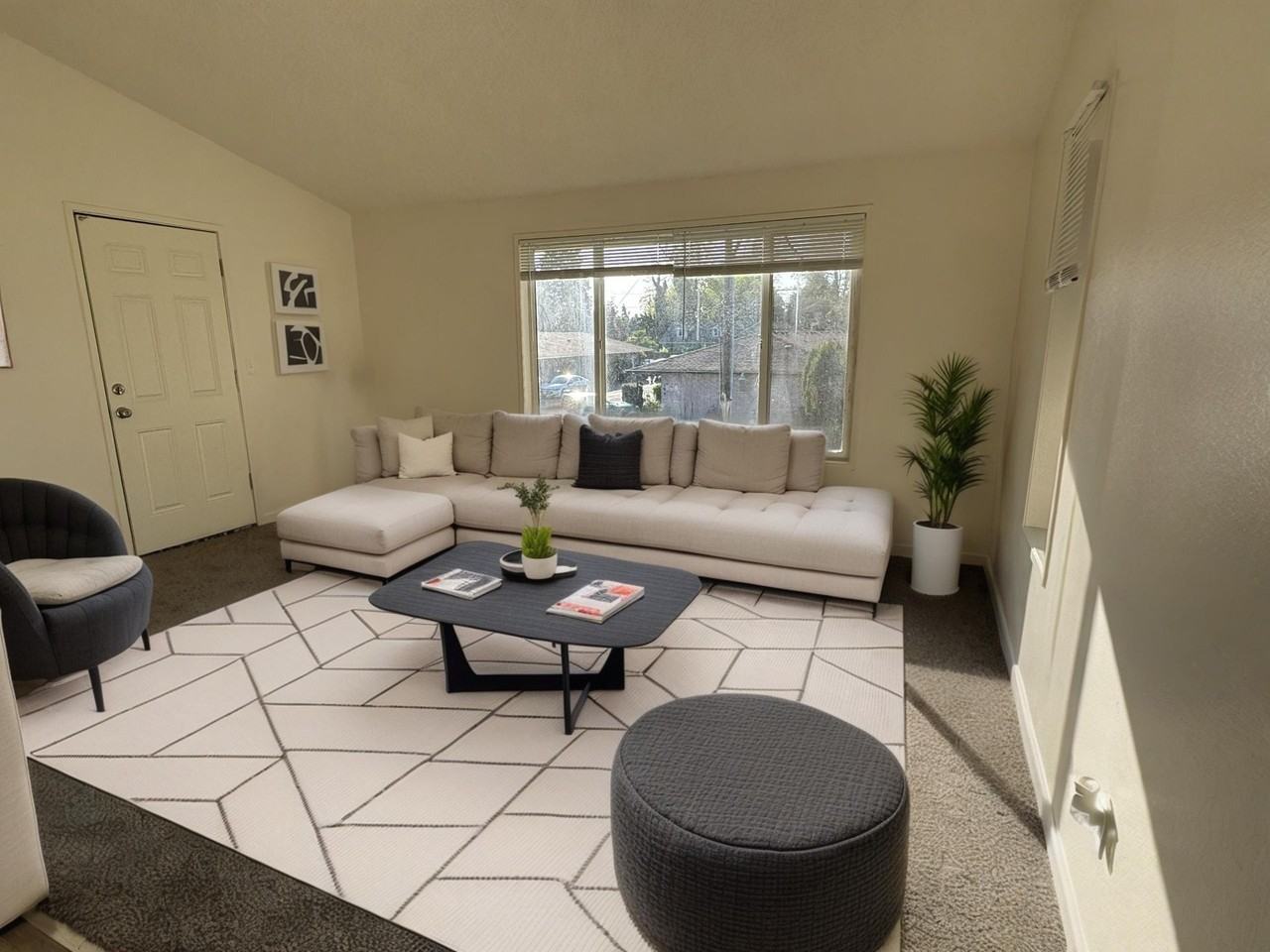 Villa Verdante Apartments - Photo 2 of 11