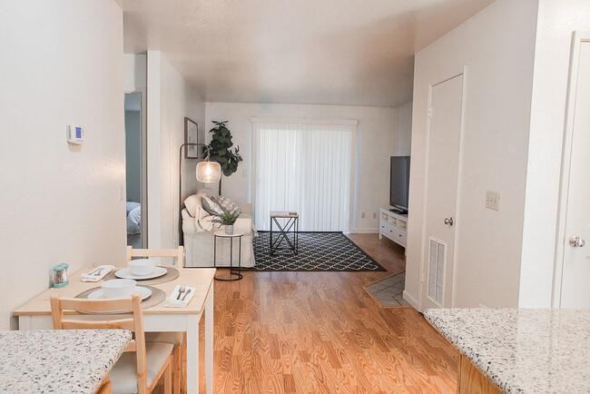 2120 Jennings Ave - Photo 7 of 50