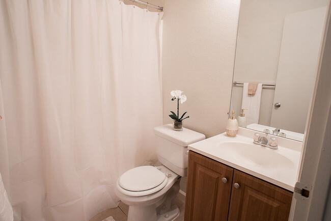 2120 Jennings Ave - Photo 5 of 50