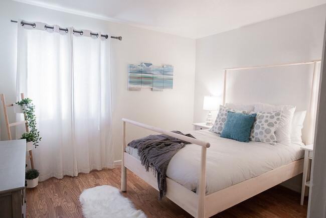 2120 Jennings Ave - Photo 4 of 50