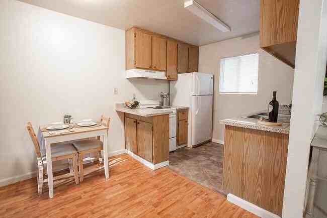 2120 Jennings Ave - Photo 2 of 50