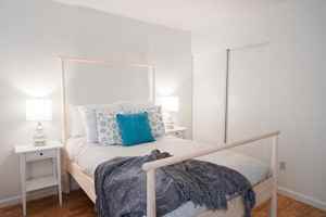 featured image of 2120 Jennings Ave