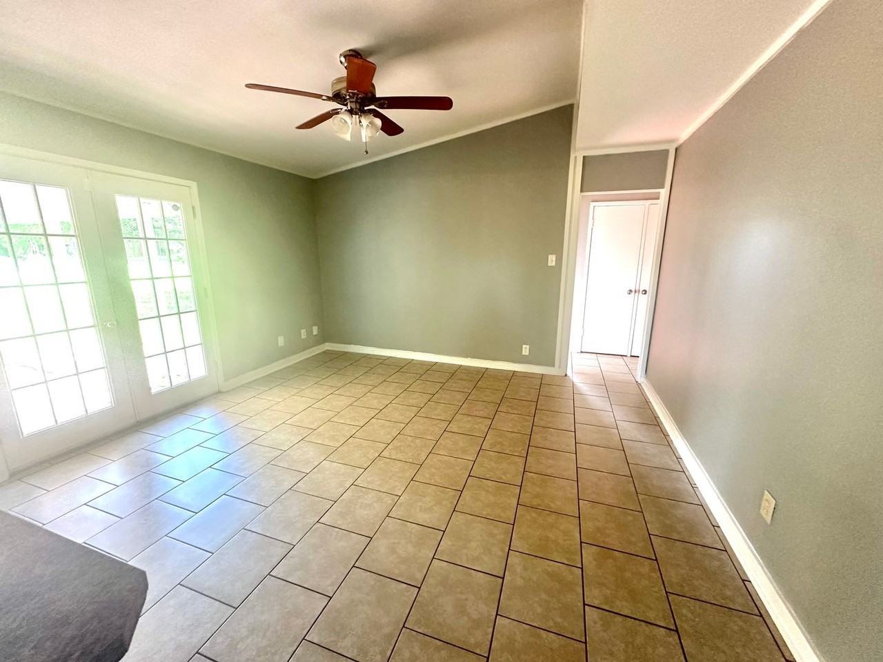 4303 Coventry Rd - Photo 3 of 12