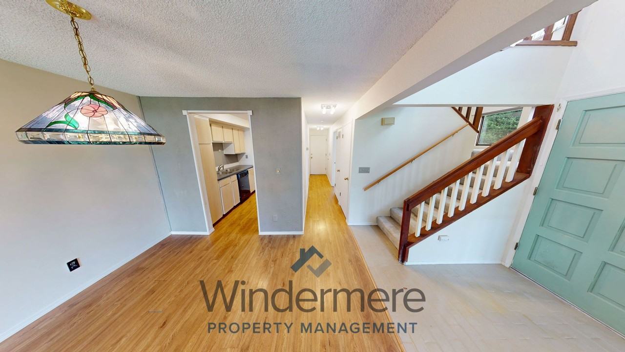 601 Village Way #13 - Photo 5 of 35