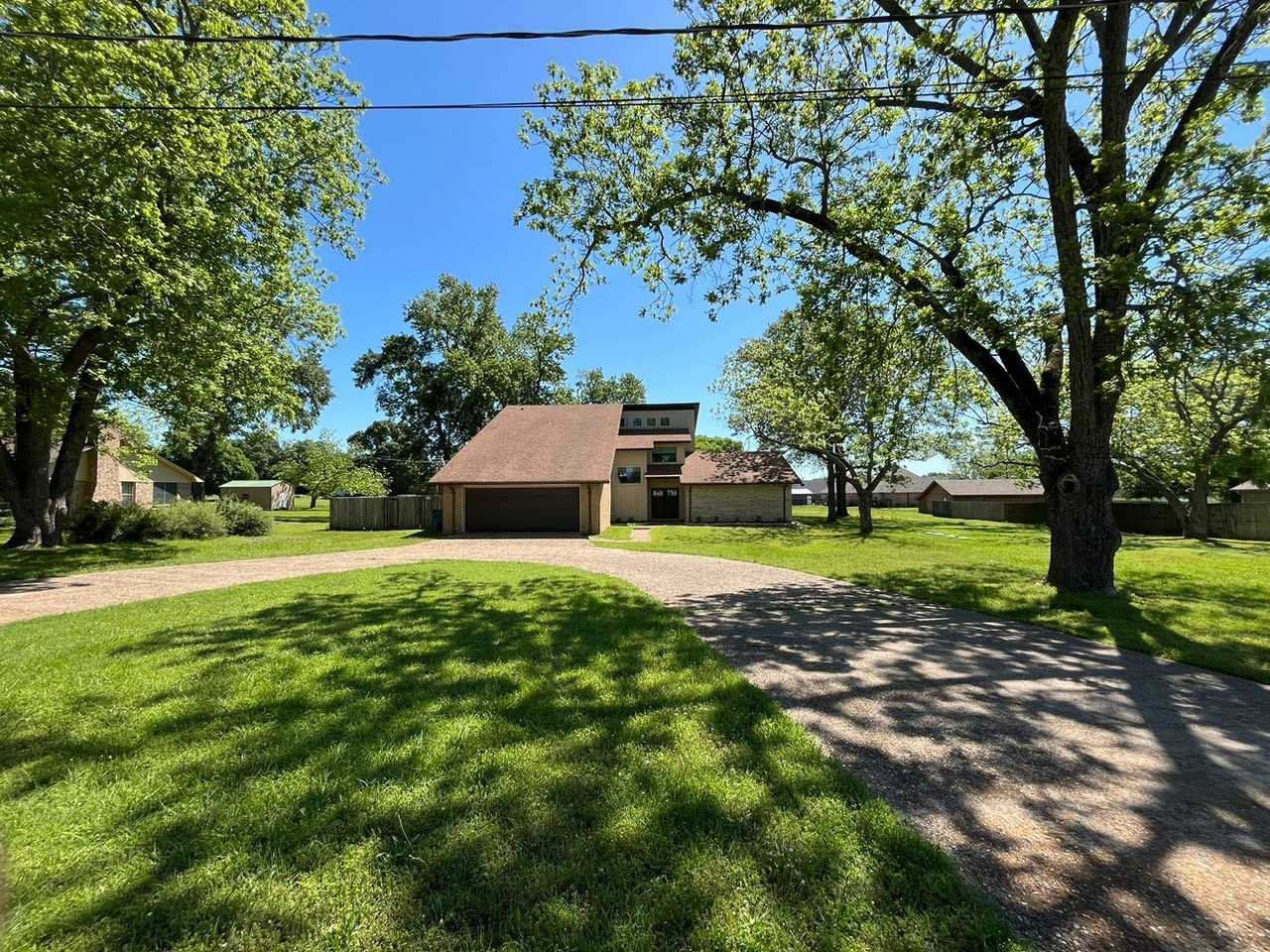 110 Lilly Ln - Photo 2 of 42