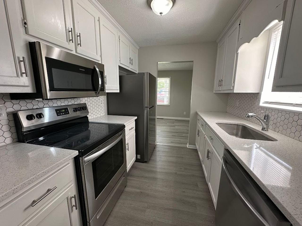 806 Palm St - Photo 3 of 15
