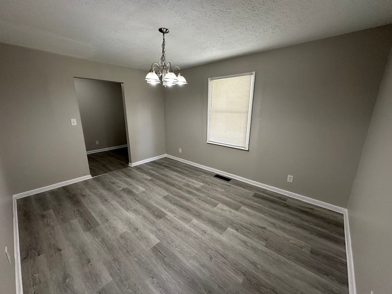 806 Palm St - Photo 4 of 15