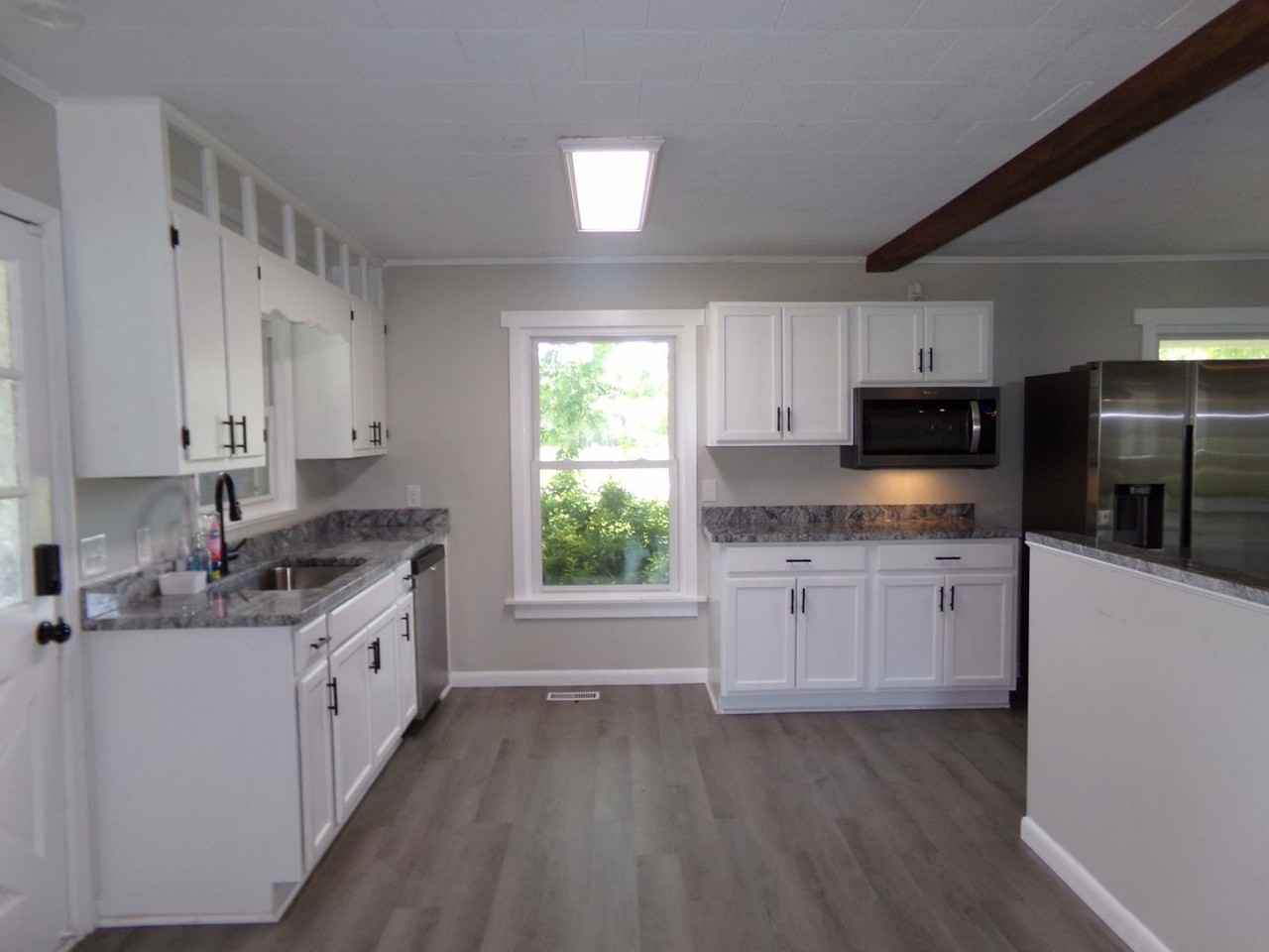 2385 Temples Point Rd - Photo 3 of 29