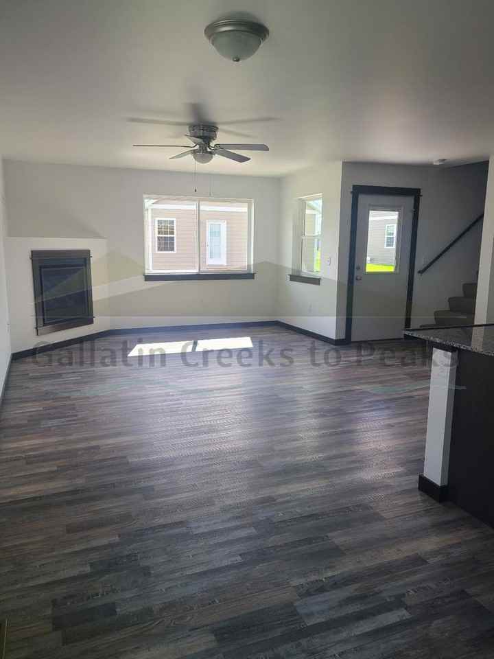 3 BR 2.5 BA Large 2 car garage - Photo 3 of 16
