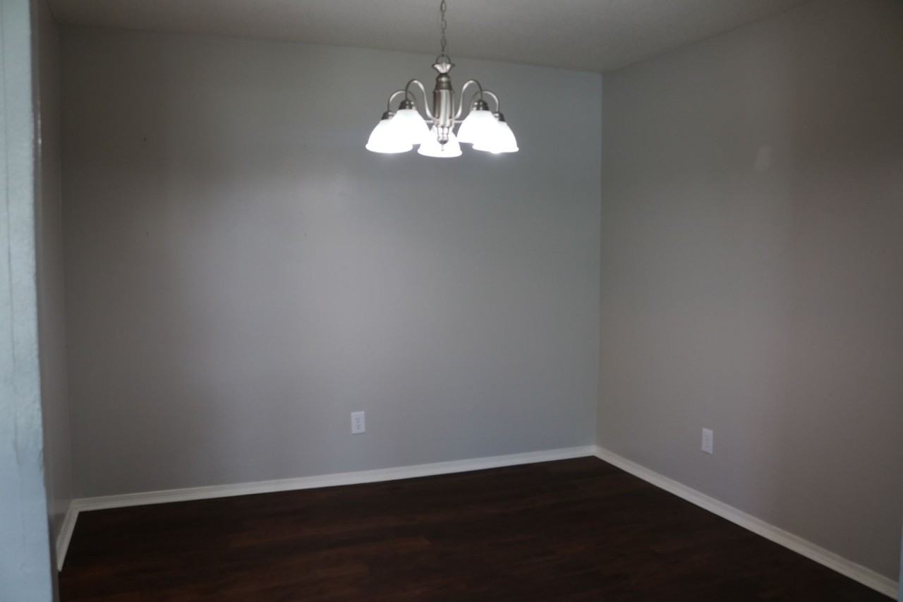 Monteclaire Apartments/HLF Investments MO LLC - Photo 4 of 11