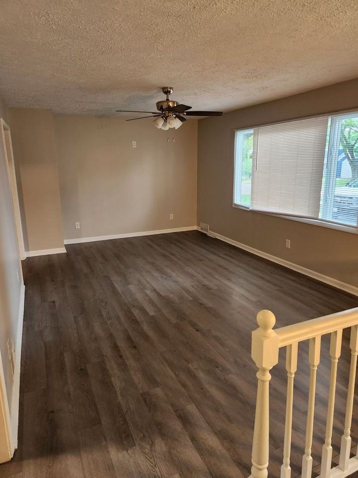 7815 Grover St - Photo 2 of 18