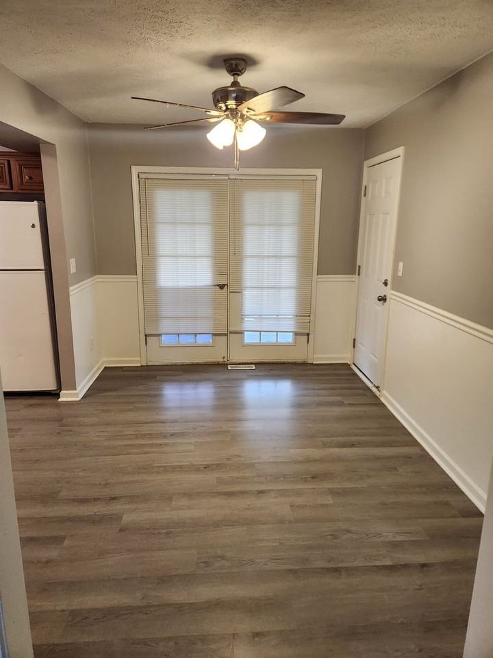 7815 Grover St - Photo 3 of 18