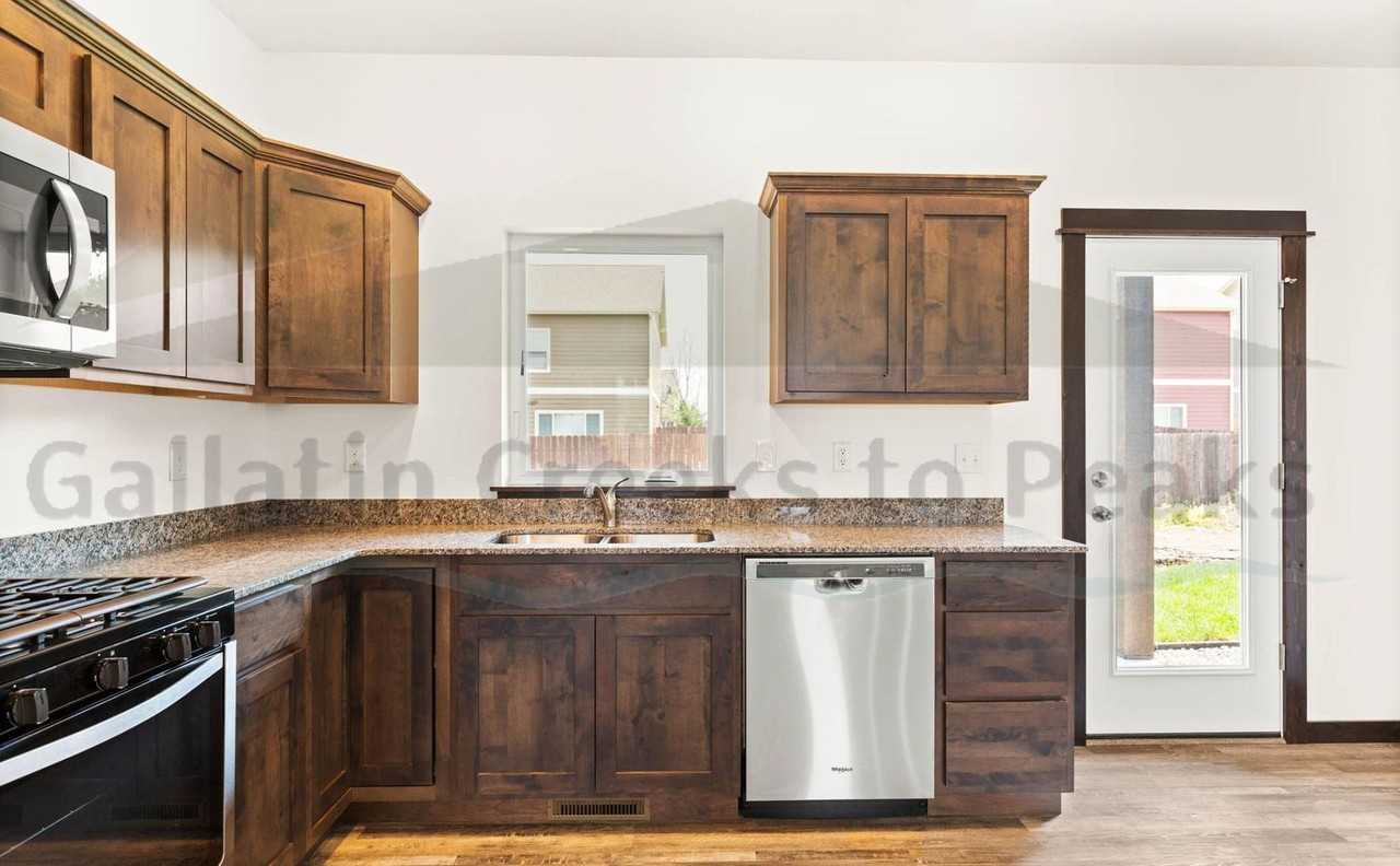 878 Rookery Lane - Photo 4 of 18