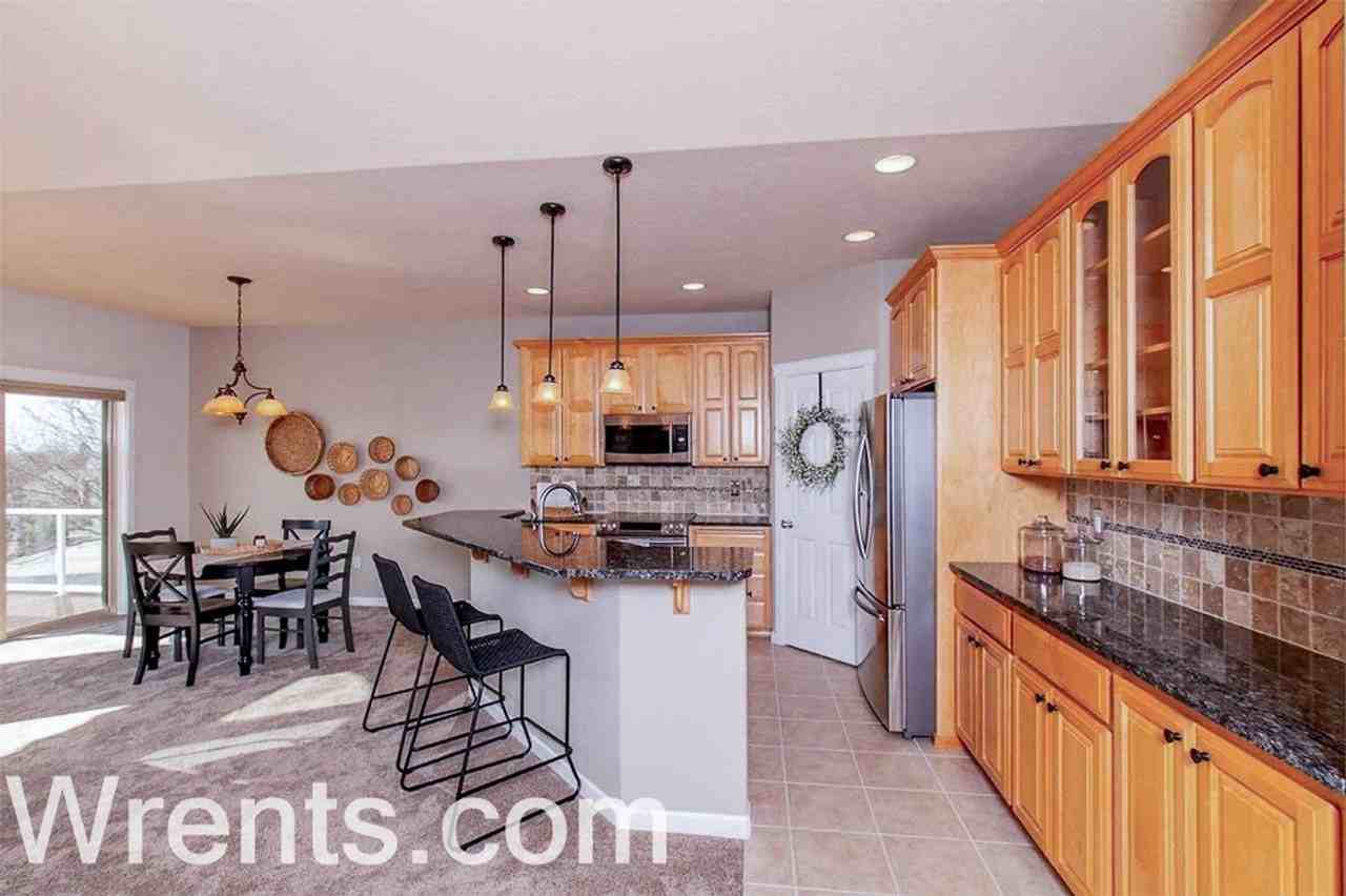 2315 W Chadwick Ln - Photo 2 of 12