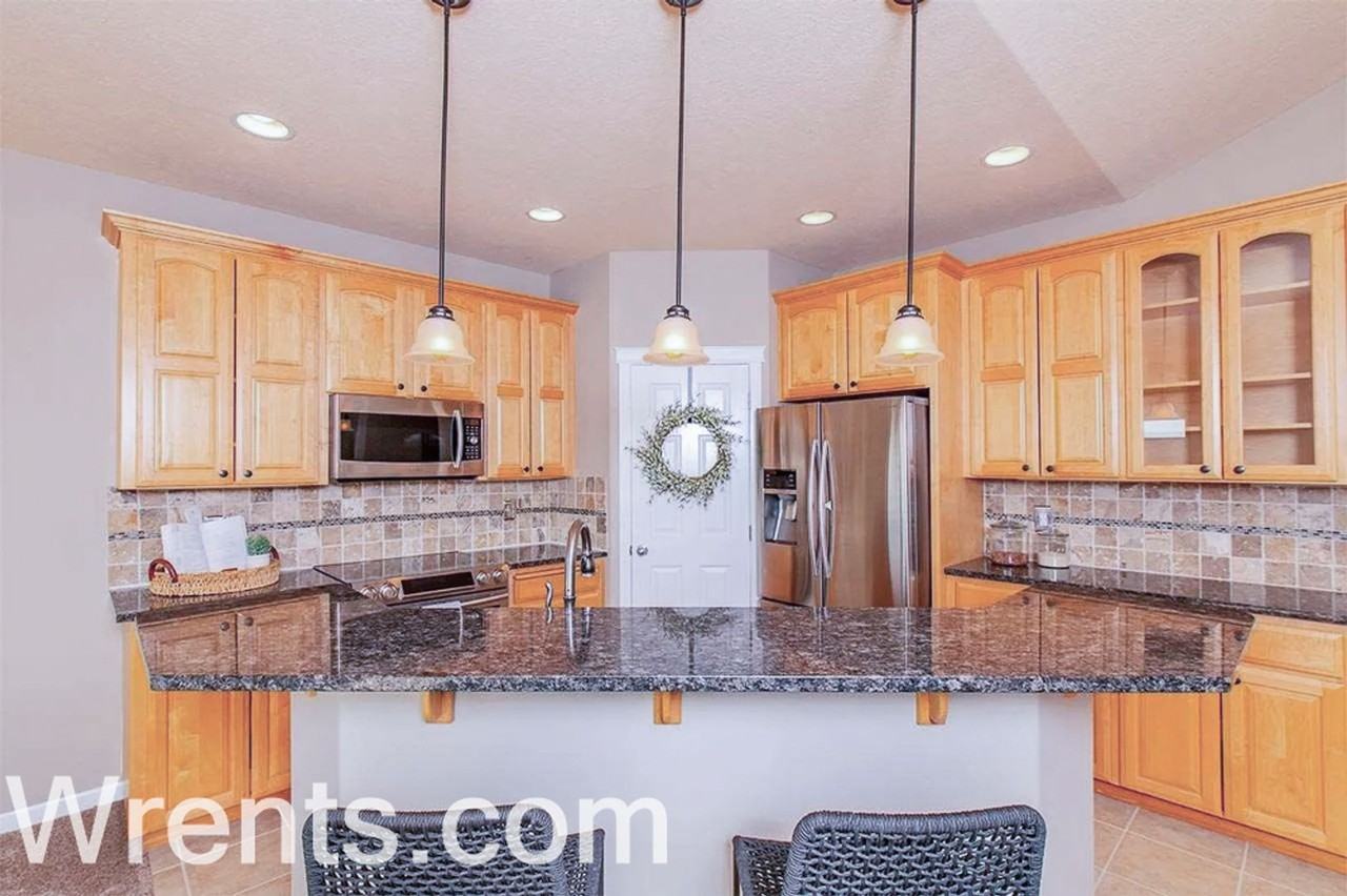 2315 W Chadwick Ln - Photo 3 of 12