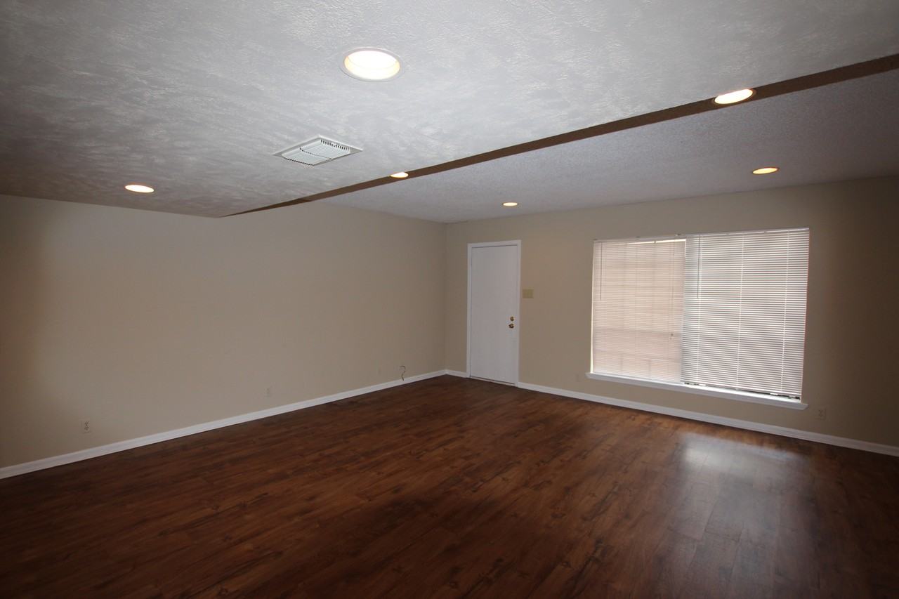 Delmar Dr. 2510/2512 - Photo 6 of 20