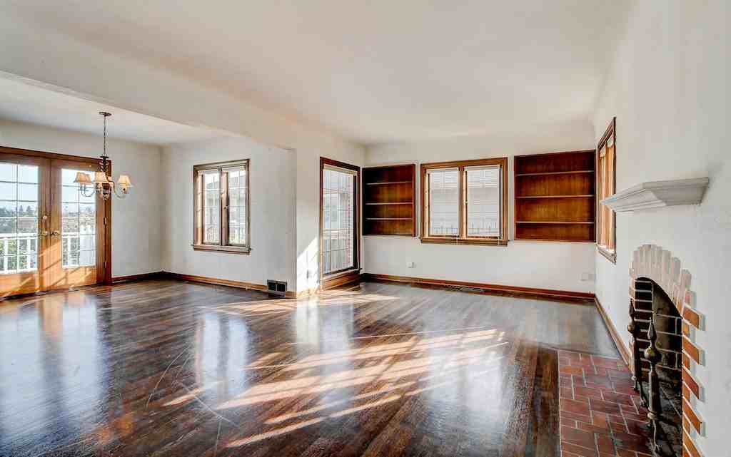 2524 Montavista Pl W - Photo 3 of 25