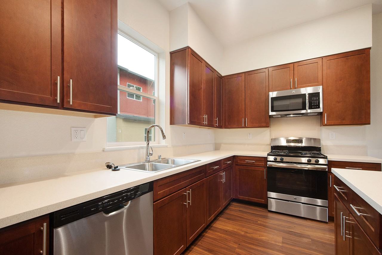 306 F St - Photo 2 of 14