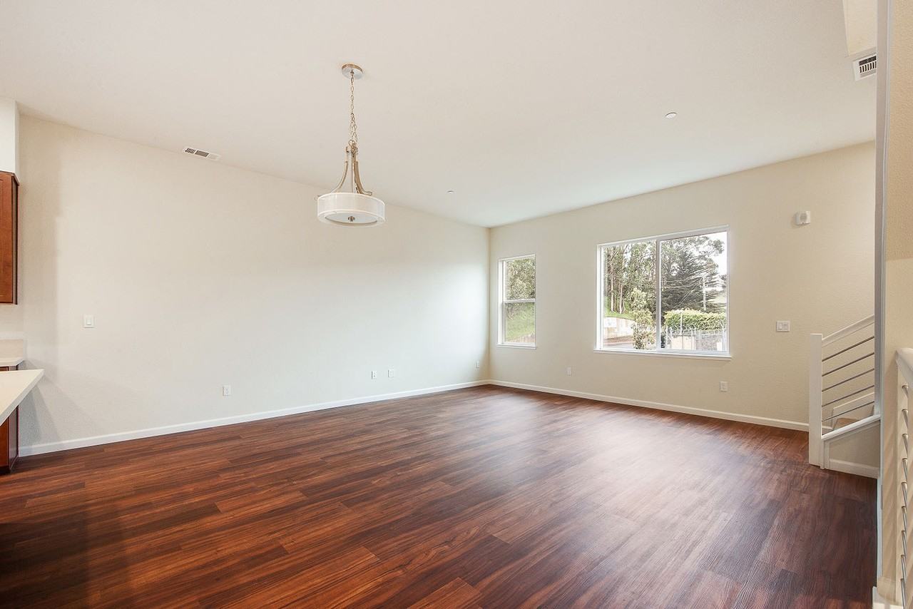 306 F St - Photo 3 of 14