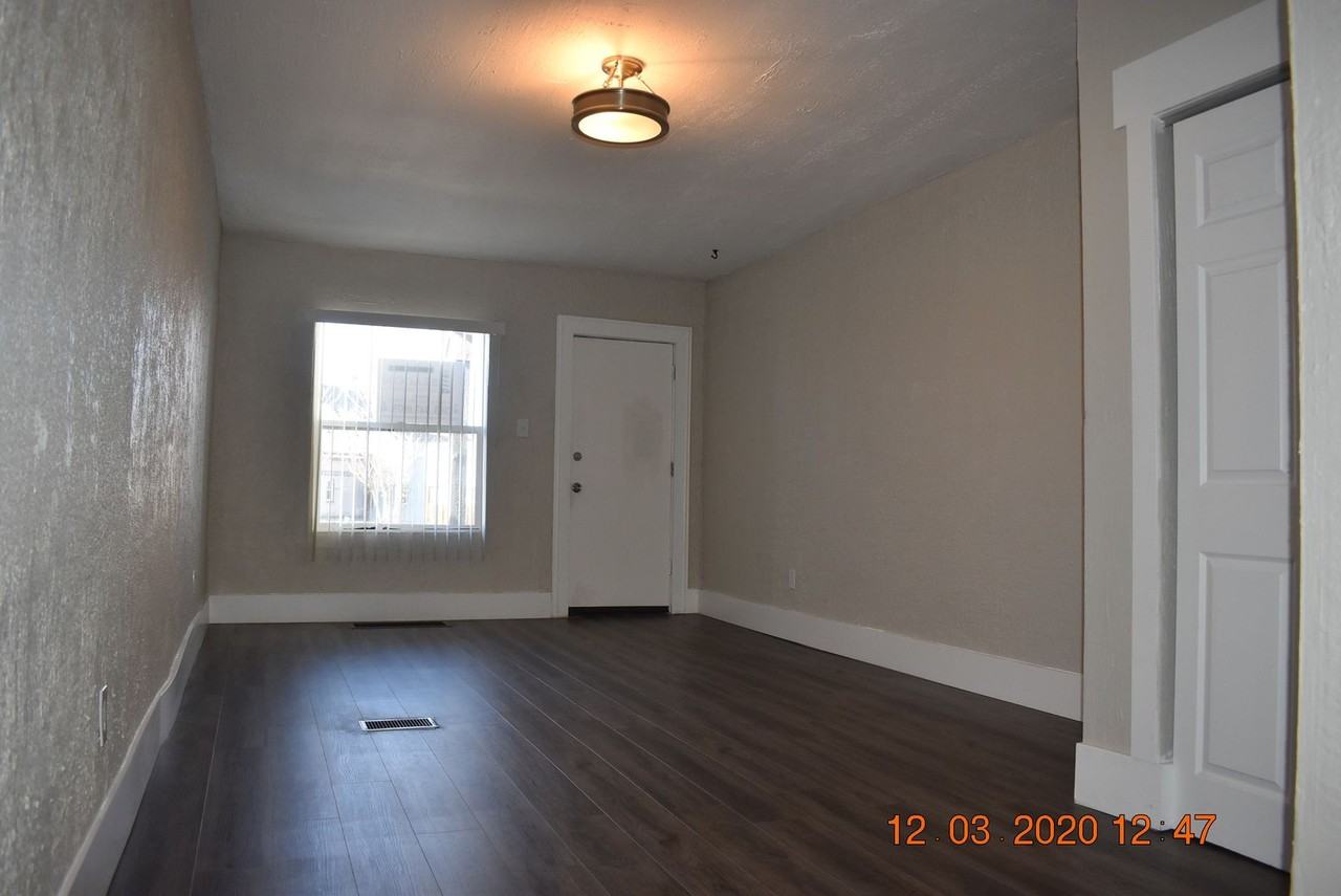 3014 N Downing St - Photo 3 of 9