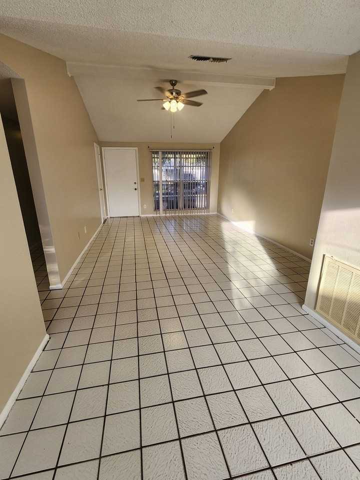 8808 Sleepy Creek Ct - Photo 3 of 11