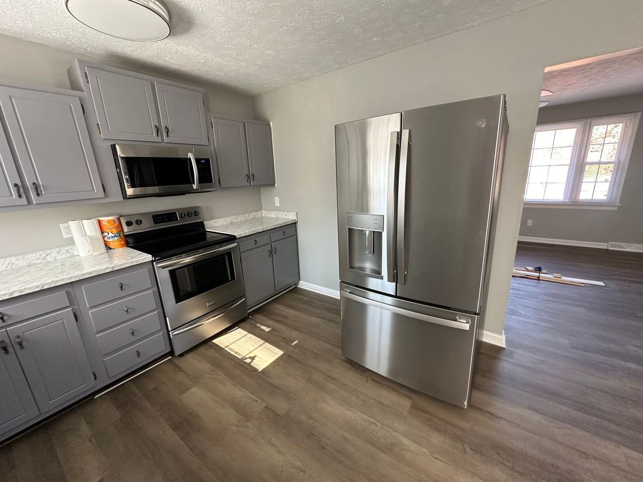 1209 Craigmont Dr - Photo 3 of 13