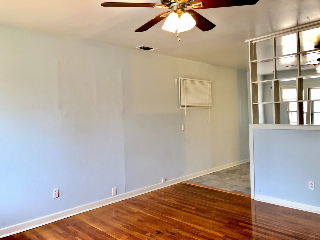 3210 Itasca St - Photo 2 of 9