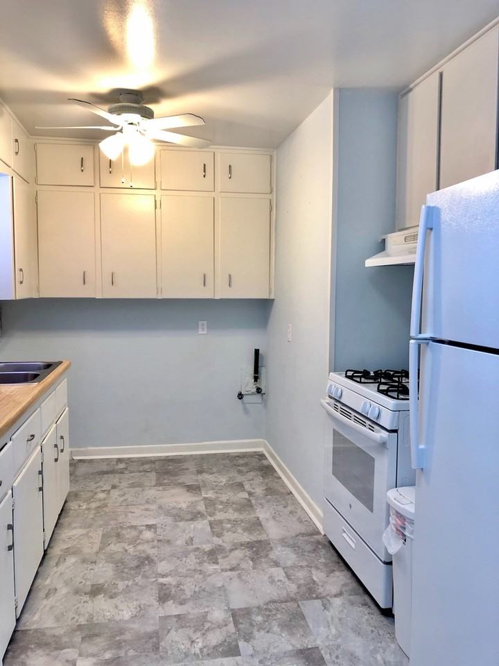 3210 Itasca St - Photo 4 of 9