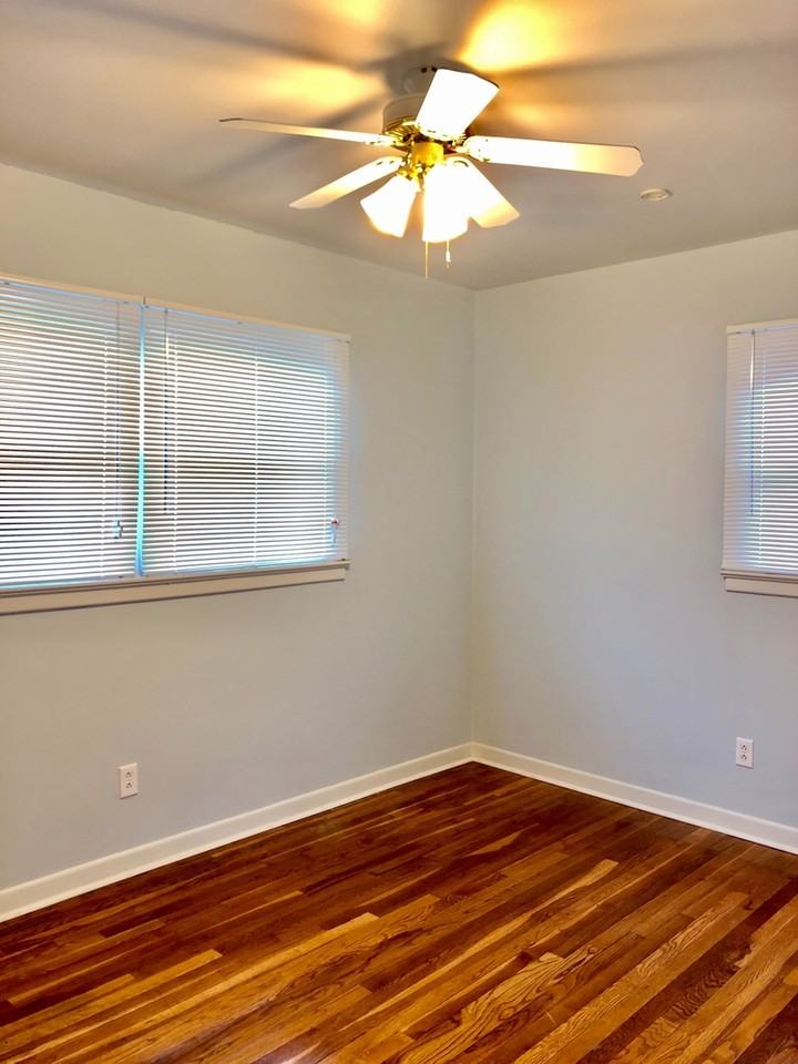 3210 Itasca St - Photo 6 of 9