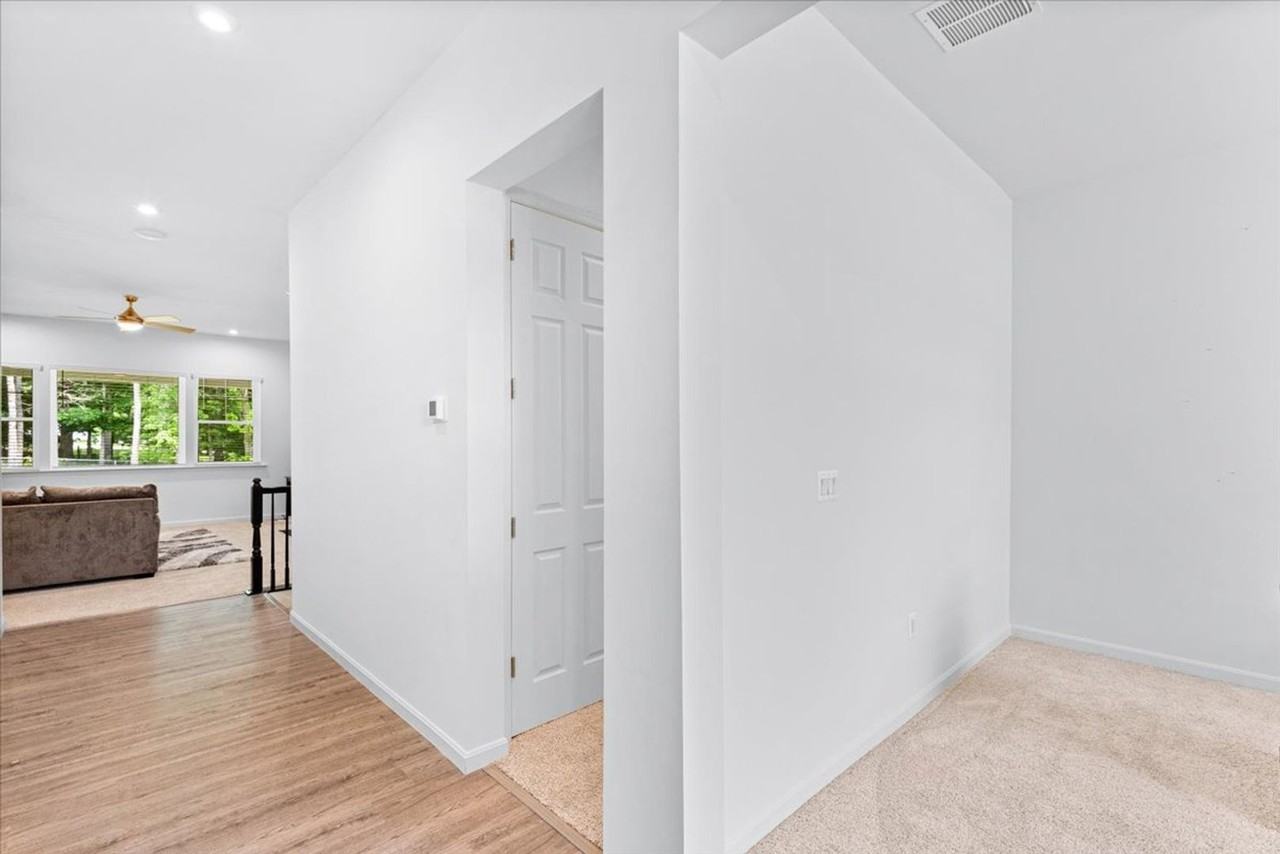 8627 Fleetwood Dr - Photo 2 of 44