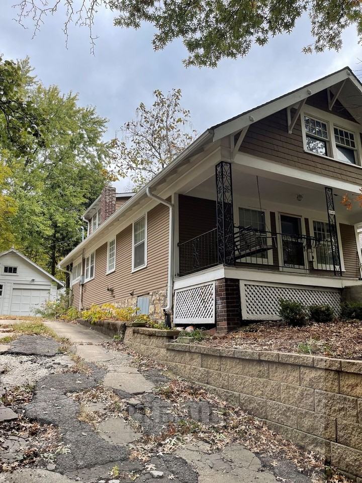 4545 Fairmount Ave - Photo 2 of 29