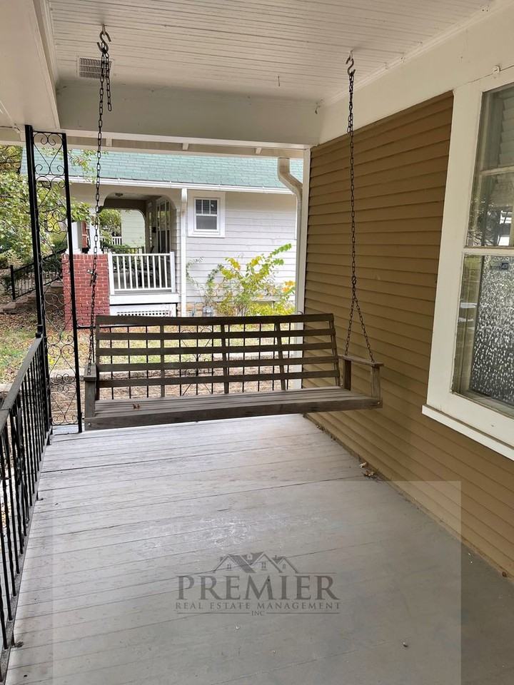 4545 Fairmount Ave - Photo 4 of 29
