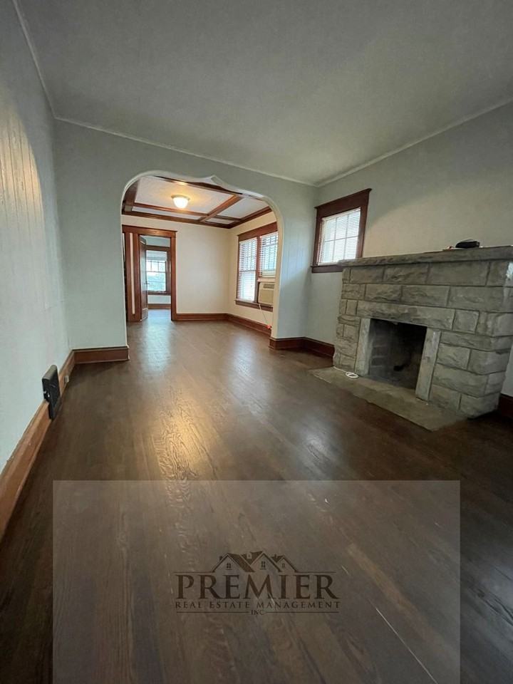 4545 Fairmount Ave - Photo 5 of 29