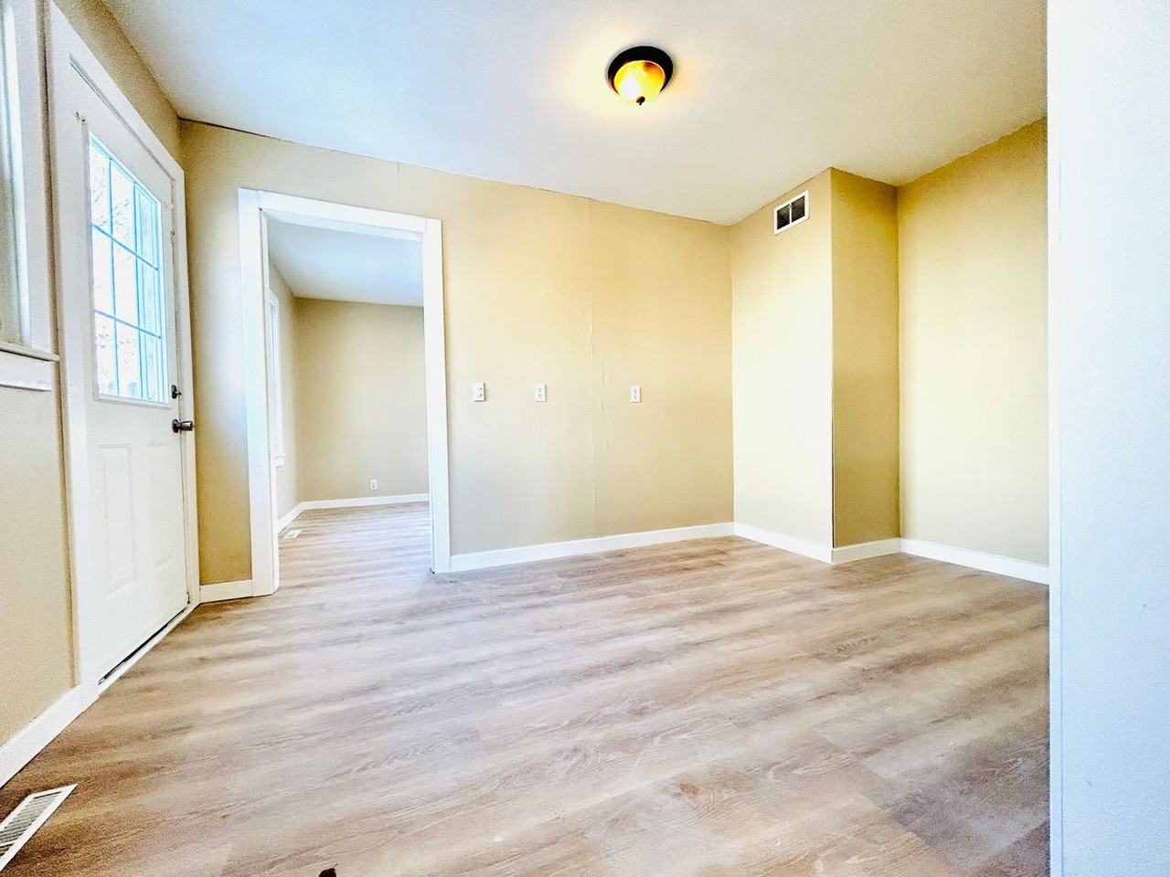 1504 Custer Rd - Photo 6 of 20