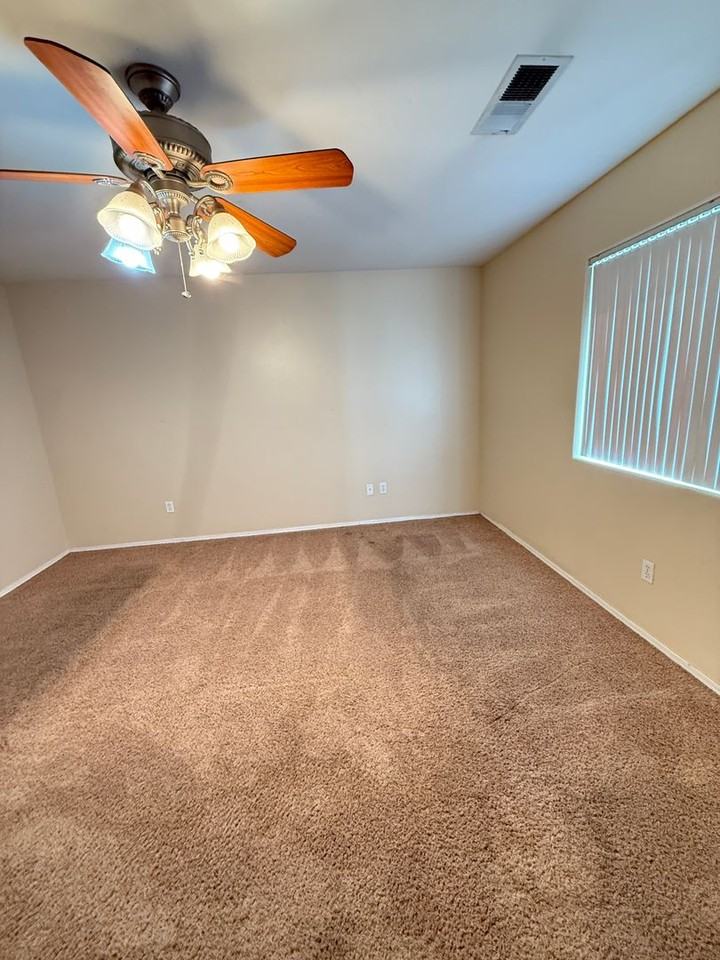 400 Gandola Dr - Photo 6 of 14