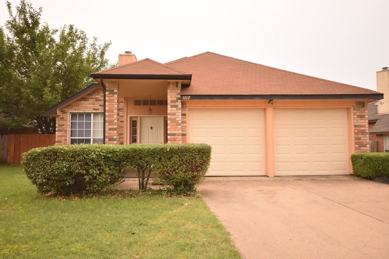 1117 Brewer Dr - Photo 3 of 14