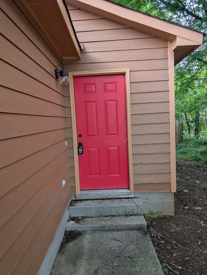 4208 Chalet Cir Nw - Photo 2 of 20