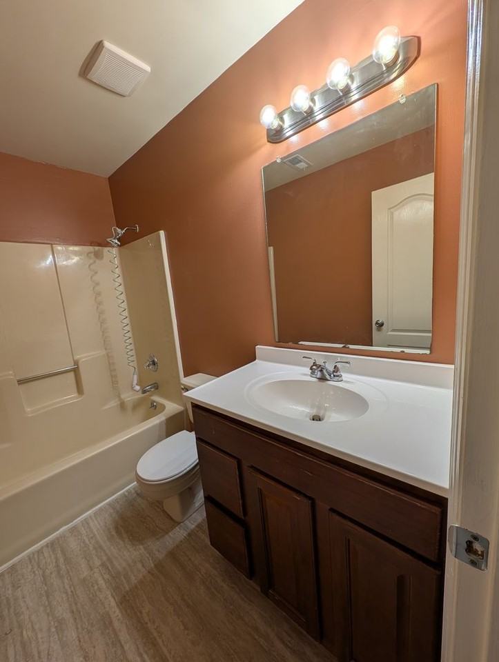 4208 Chalet Cir Nw - Photo 6 of 20