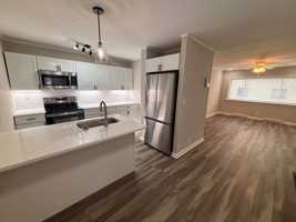featured image of 652 Summit St
