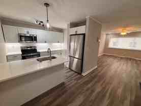 652 Summit St - Photo 1 of 1